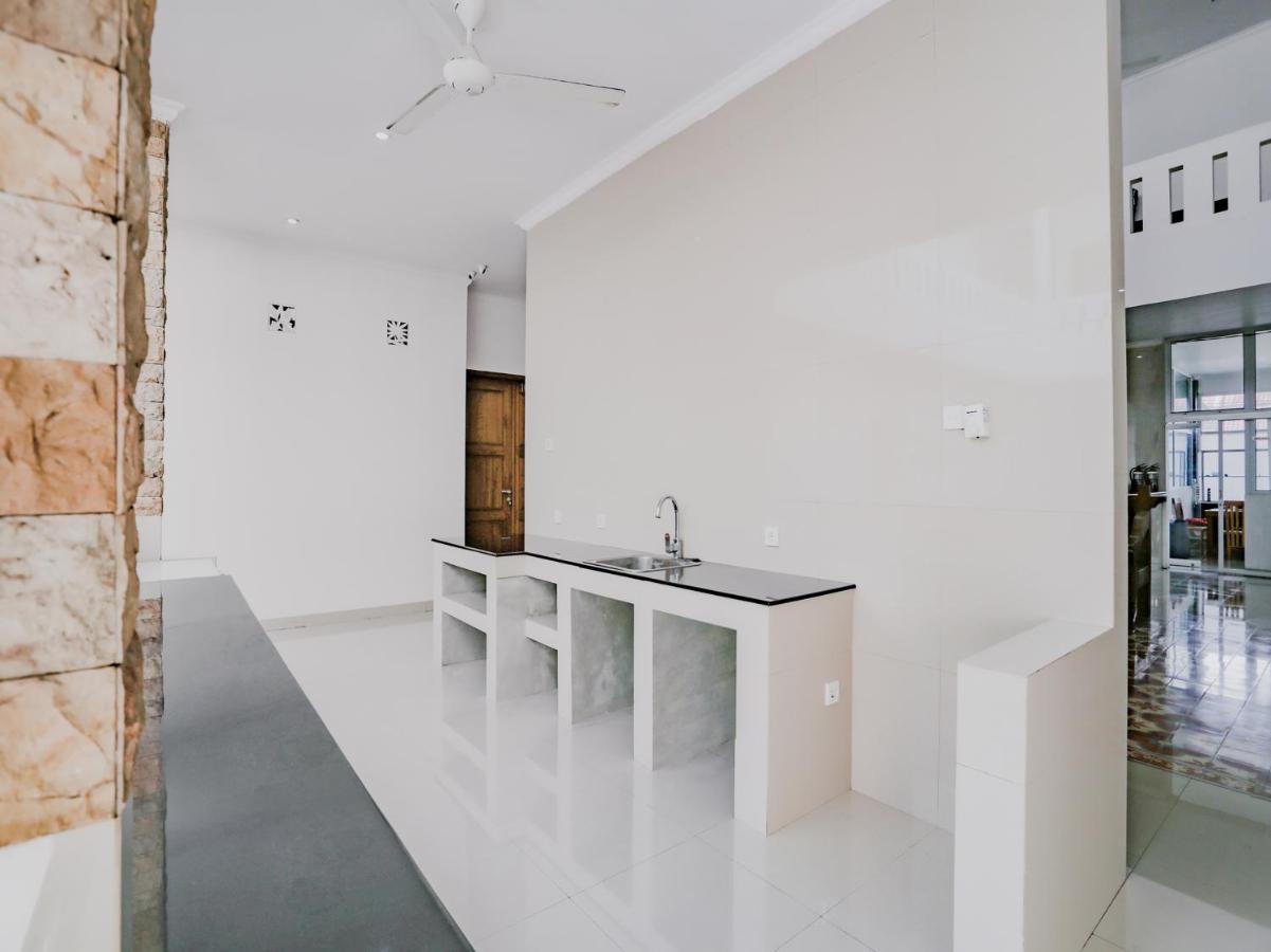 Oyo 3980 Lestari Residence Seminyak Esterno foto